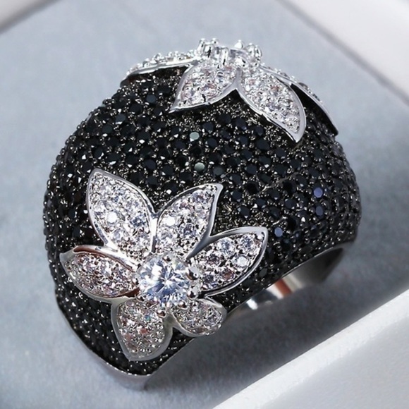 Jewelry - Black & White Sapphire Statement Ring w/box 6 & 7